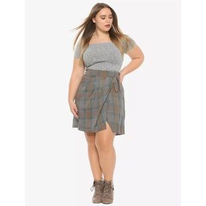 Womens Hot Topic Plus Outlander Plaid Skirt 28